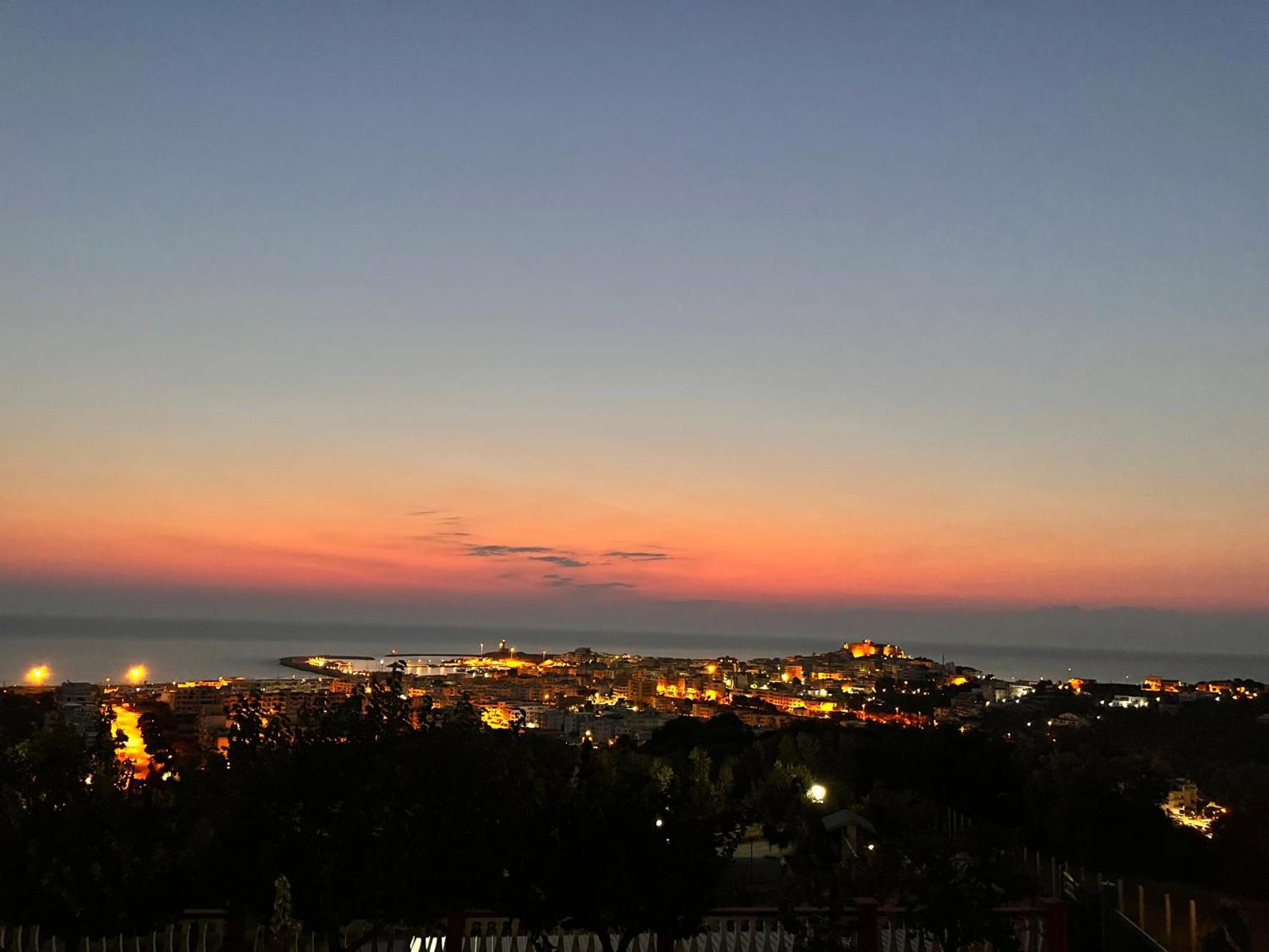 Case Vacanze Con Vista Panoramica Da Antonella 维耶斯泰 外观 照片